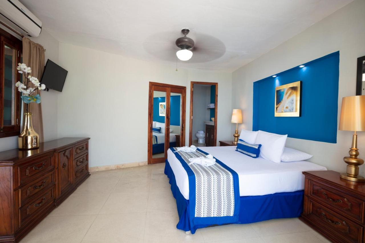 Blue Chairs Beachfront Resort Puerto Vallarta - Adults Only Exterior photo