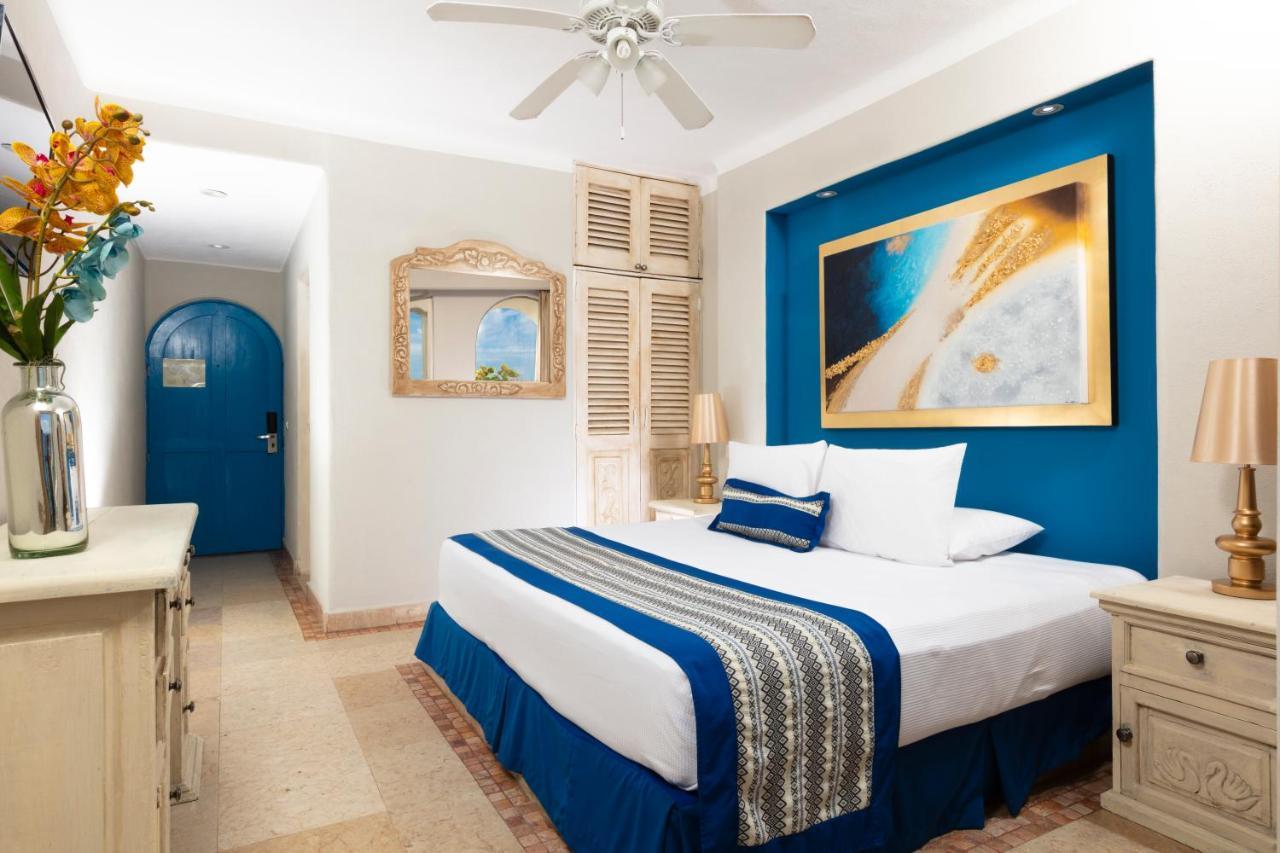Blue Chairs Beachfront Resort Puerto Vallarta - Adults Only Exterior photo