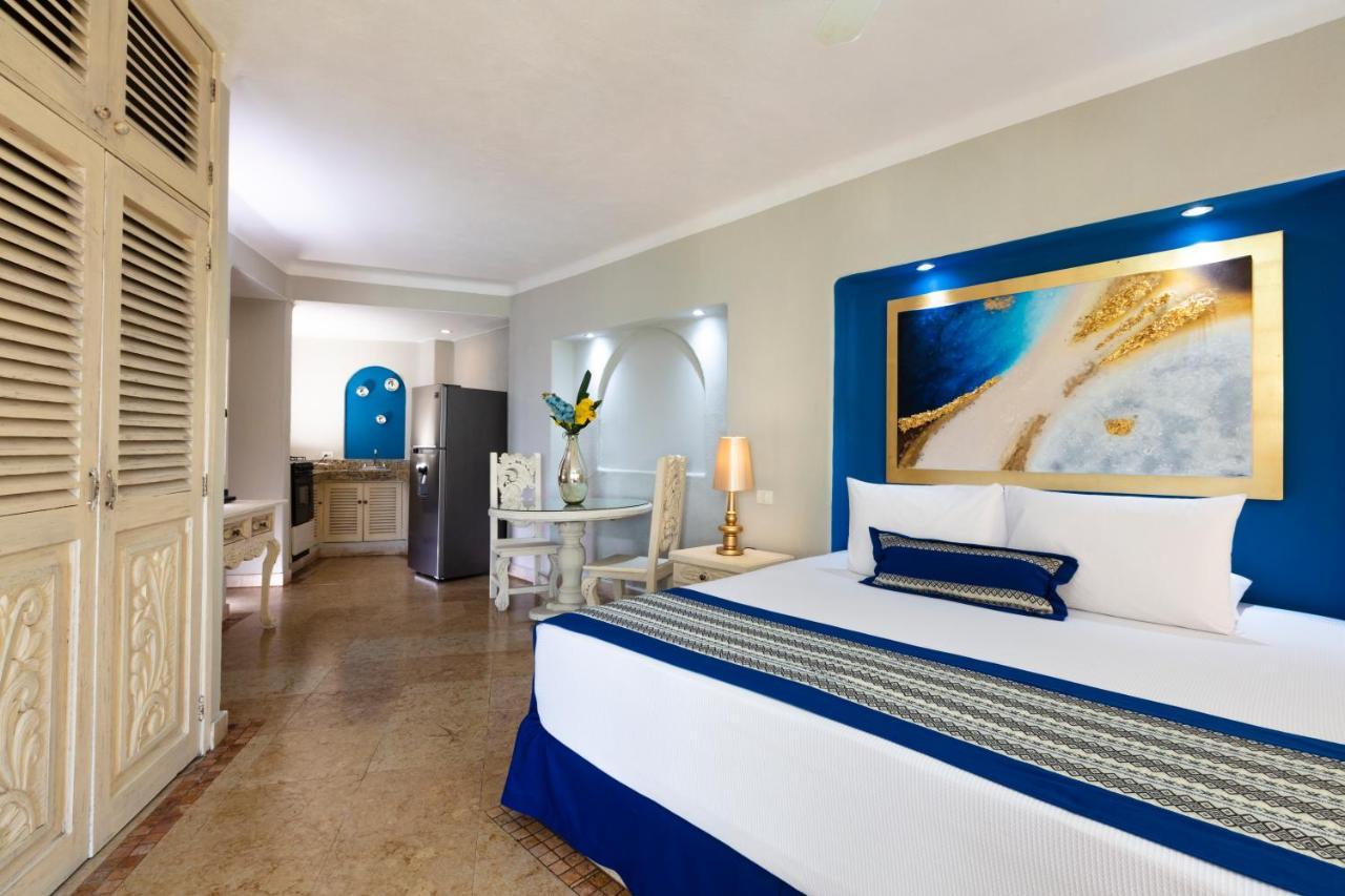 Blue Chairs Beachfront Resort Puerto Vallarta - Adults Only Exterior photo