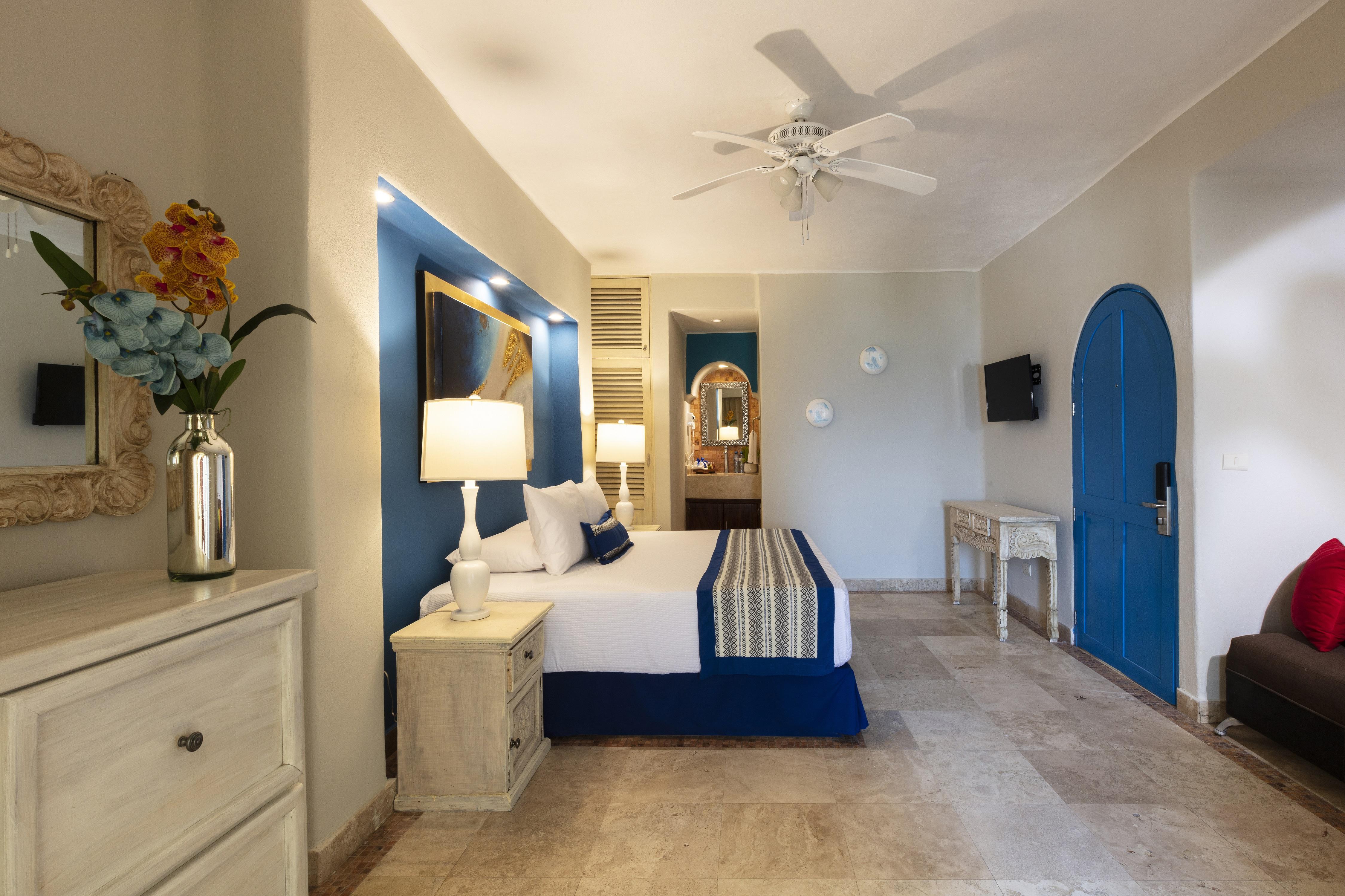 Blue Chairs Beachfront Resort Puerto Vallarta - Adults Only Exterior photo