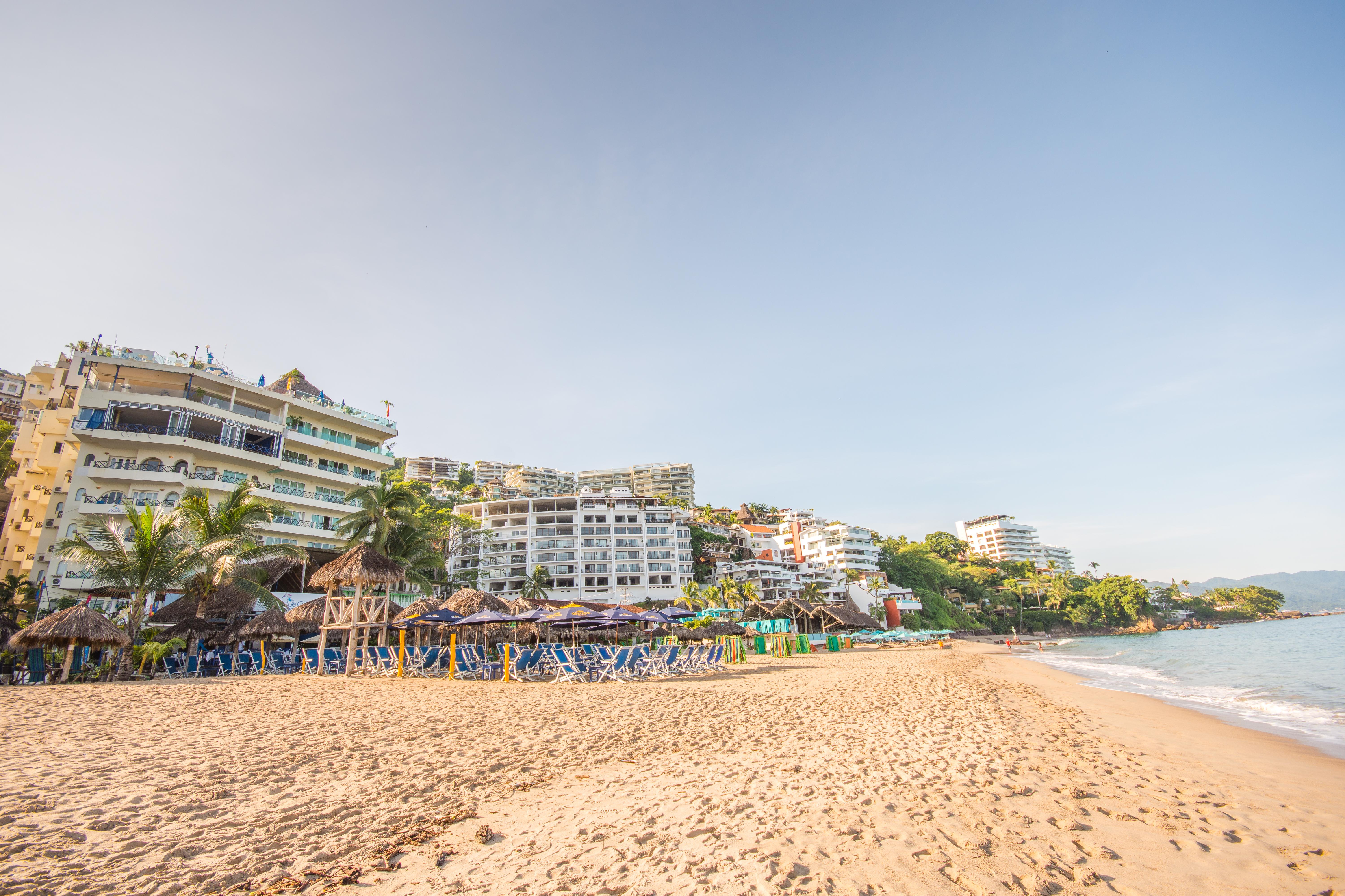Blue Chairs Beachfront Resort Puerto Vallarta - Adults Only Exterior photo