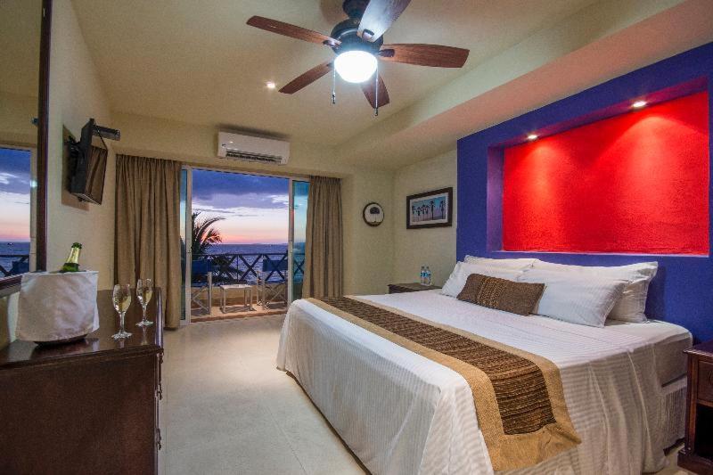 Blue Chairs Beachfront Resort Puerto Vallarta - Adults Only Room photo