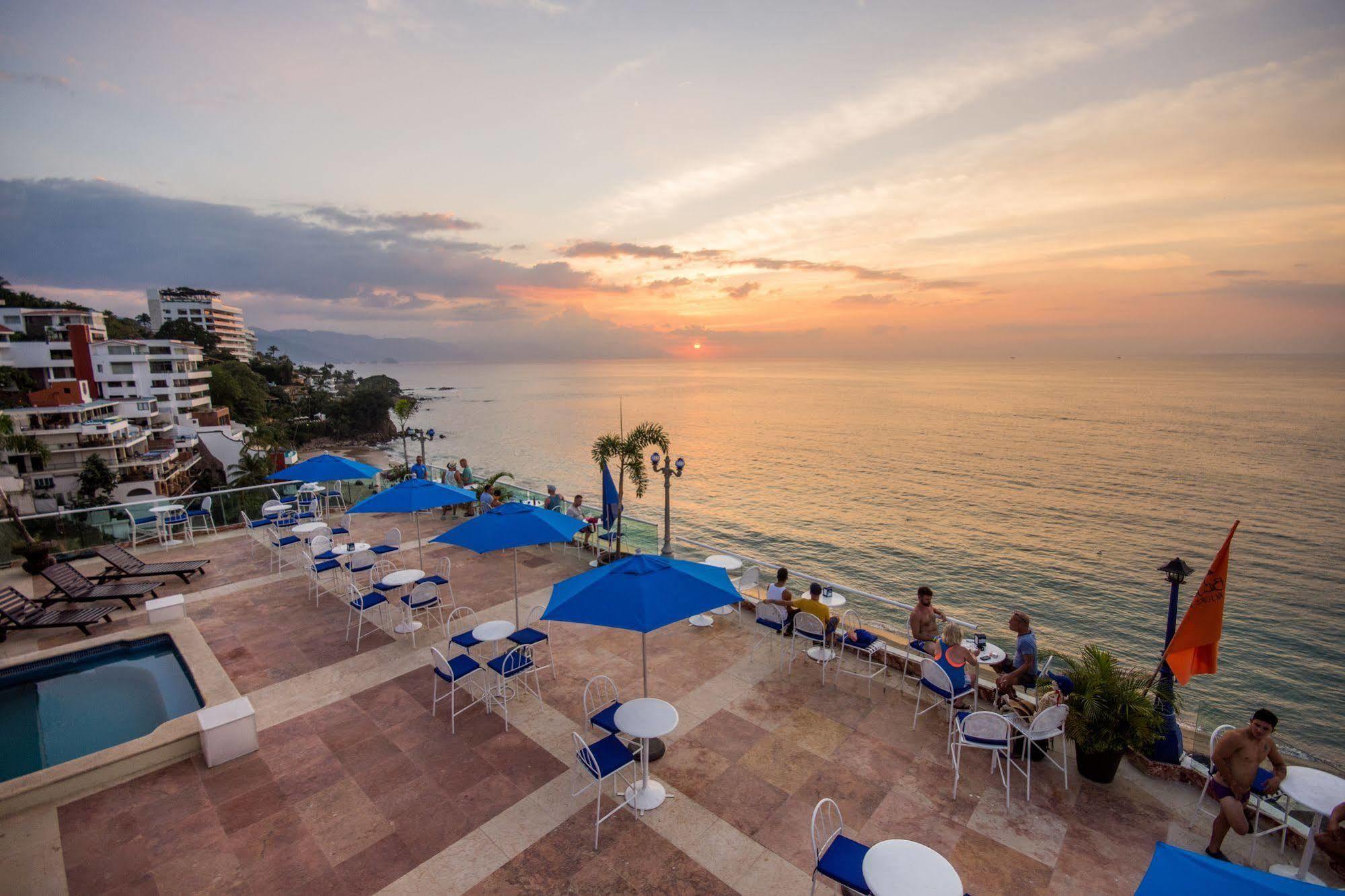 Blue Chairs Beachfront Resort Puerto Vallarta - Adults Only Exterior photo