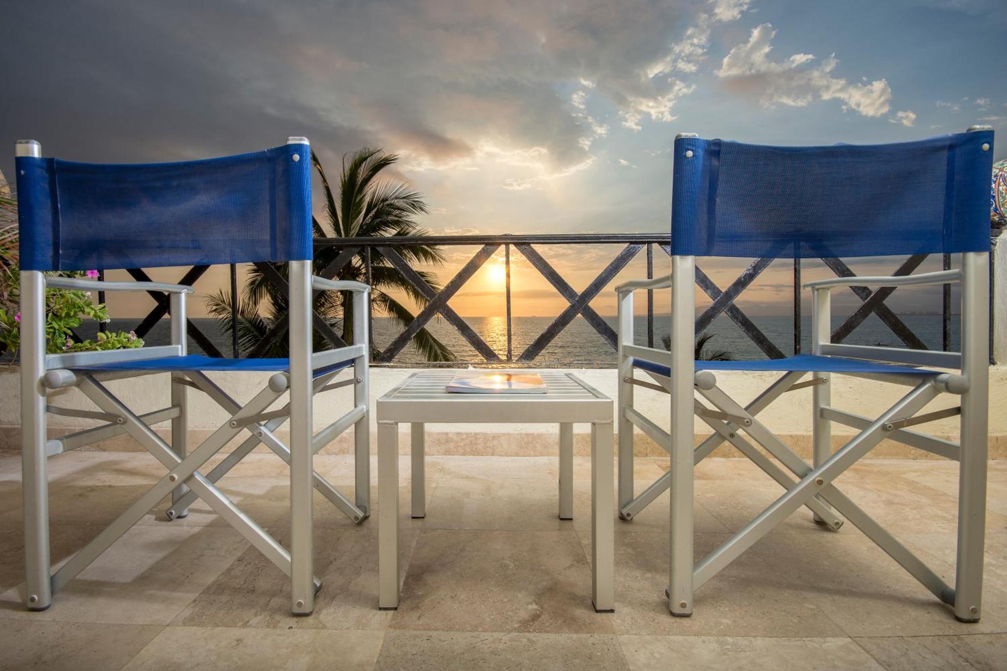Blue Chairs Beachfront Resort Puerto Vallarta - Adults Only Exterior photo